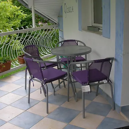 Angela Farm Naturista Camping & Bungalowpark * Nemesbuk